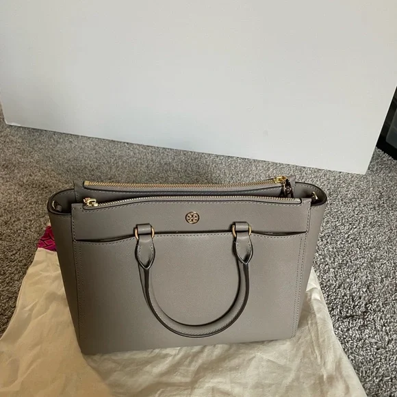 Tory Burch Robinson Small double zip tote - Picture 2 of 13